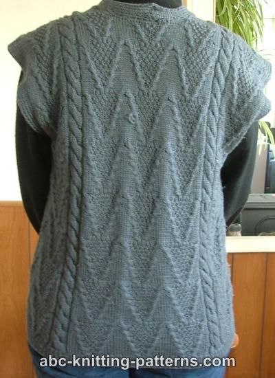 Men&apos;s Basketweave Vest Knitting Pattern | Red Heart